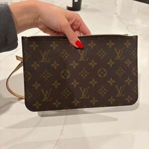 Louis Vuitton Monogram Neverfull Pochette